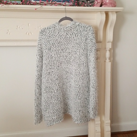 Calvin Klein Sweater - Picture 5 of 5